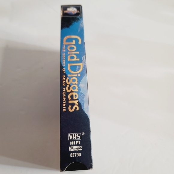 Gold Diggers The Secret of Bear Mountain VHS 90s Movie Christina Ricci - Picture 2 of 6